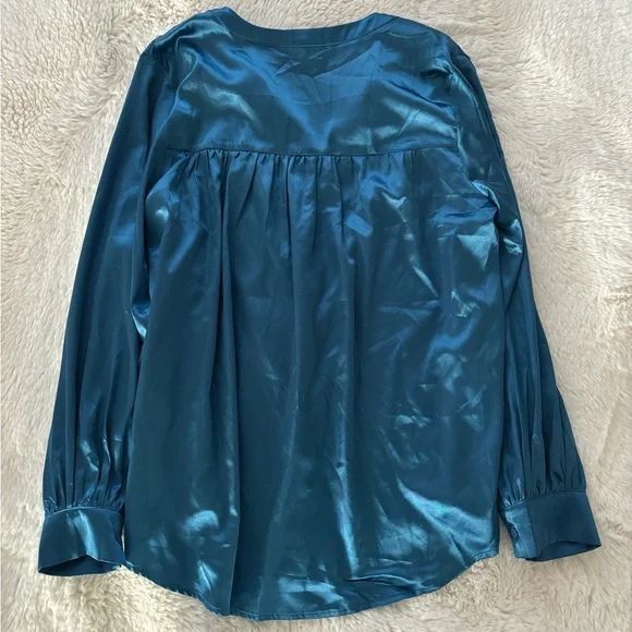 NWT Hotouch - Blue Satin Long Sleeve Button-Up Blouse - Picture 5 of 5